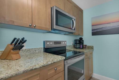 Aqua 1711 - 2b/2 Bath Gulf Front! - Renovated 2018!