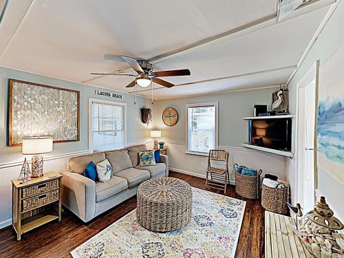 New Listing! Laguna Beach Home - 2 Blocks To Gulf Home