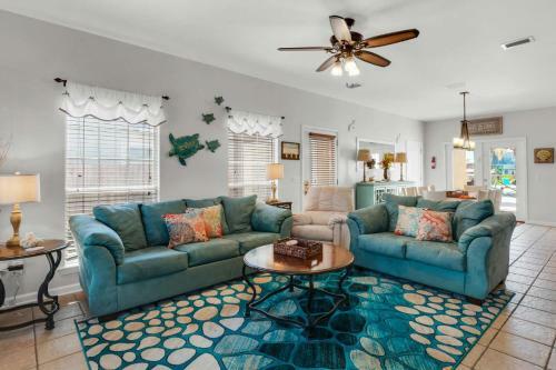 Tickled Turtle Beach House (3/2)
