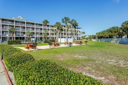 Grand Caribbean 406 East