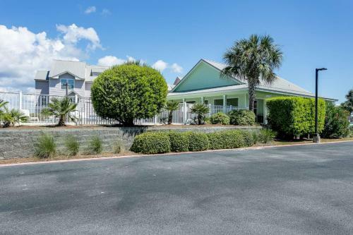16038 Innerarity Pt Rd