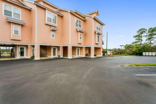 16038 Innerarity Pt Rd