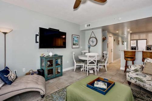 Vs482 - Spacious Unit On Little Sabine Bay