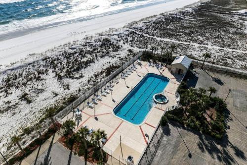 Newly Renovate Beachfront Beauty By Gulf Life