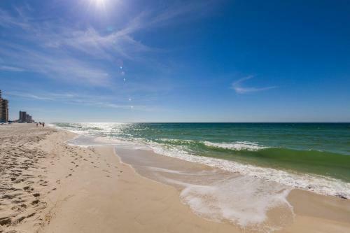 Apartamento Windemere Beachfront Condo 1503