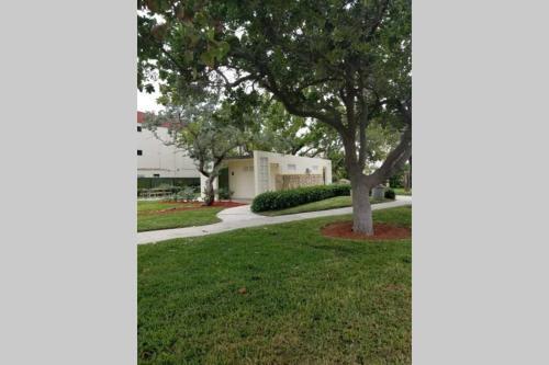 Apartamento 3220 Ne 15th St. Unit 2