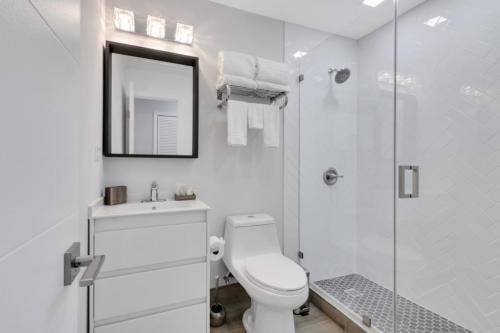 Recently Renovated! 2 2 Apartment - Unit #18a Apts