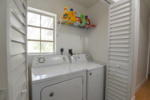 Pelico Palms - Villa & Treehouse