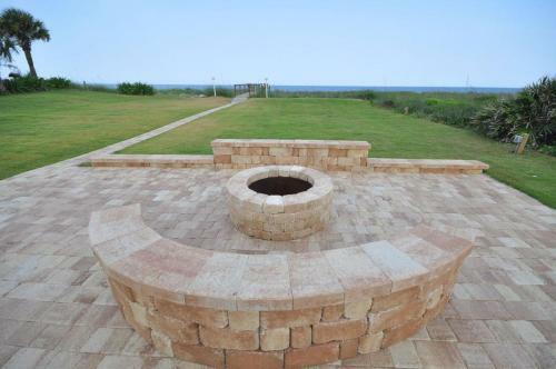 Seashell, 3 Bedrooms, Sleeps 6, Direct Ocean Front, Wifi