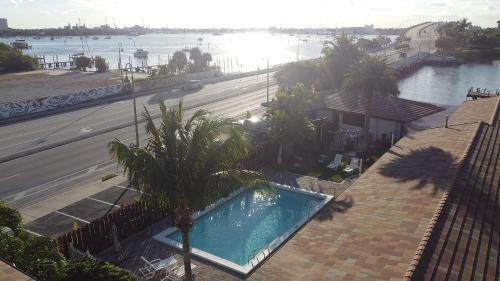 Hotel Open Waters Resort