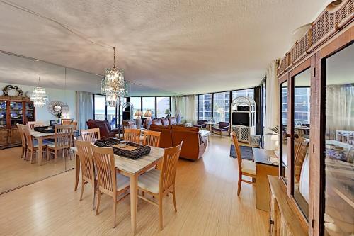 Apartamento Modernized Oceanfront Beach Condo Condo