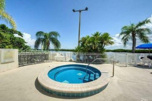 Apartamento Bay View, Studio206, Beach Steps Away! Pool+wifi