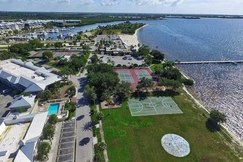 Apartamento Bay View, Studio206, Beach Steps Away! Pool+wifi