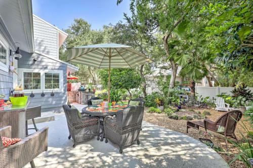 St Augustine Home With Patio - Walk To Beach