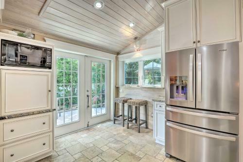 St Augustine Home With Patio - Walk To Beach