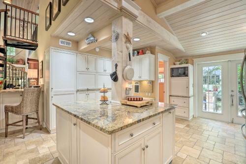 St Augustine Home With Patio - Walk To Beach