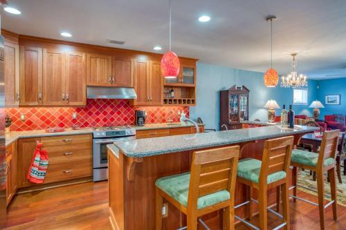 St. George Street Apartment