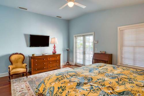 St. George Street Apartment