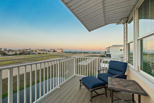 Minutes Walk To Beach, Elevator, Beach Views, Beach Supplies