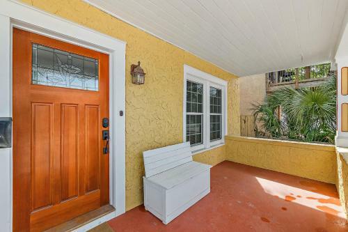 Orange Oasis - Walk To Historic District