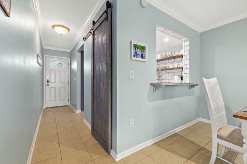 Island Oasis - 3br 2ba - Steps To The Ocean!
