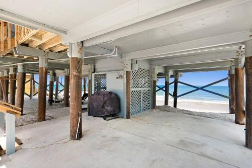 Oceanfront Bliss! Beach Club, Beach Gear, Balconies!