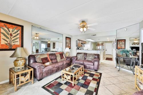 Oceanfront Windjammer Getaway
