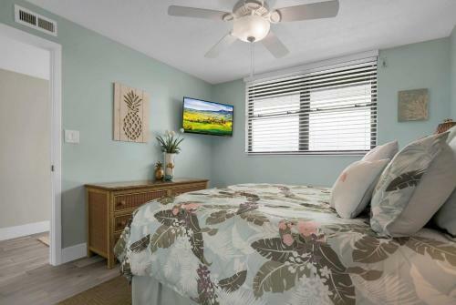 Upscale Oceanfront Condo With Panoramic Views, Newly Renovated!
