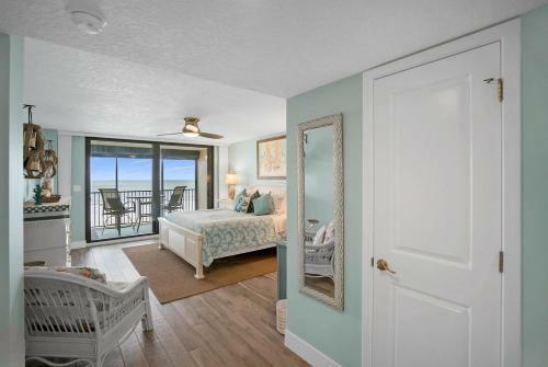 Upscale Oceanfront Condo With Panoramic Views, Newly Renovated!