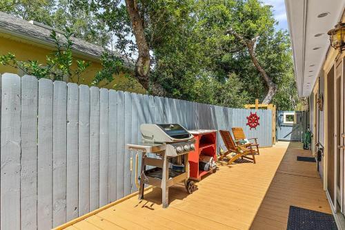 Island Sun House - Walk To State Park And Beach!