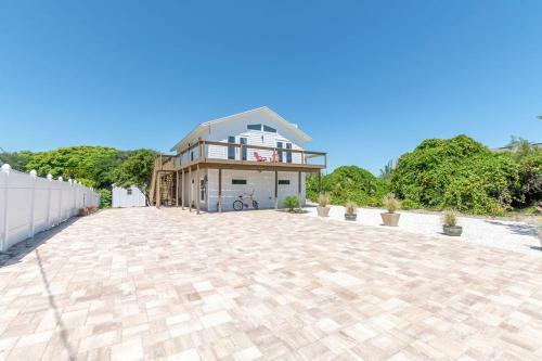Bright, New Beach House -- 2 Blocks To Beach!