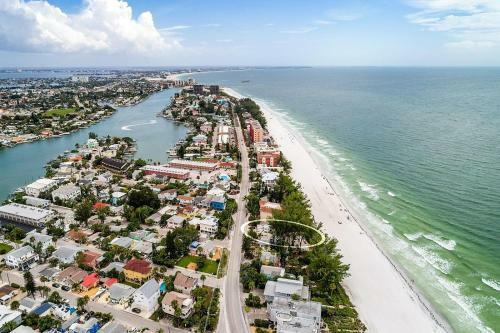 Apartamento Beach Hugger 1 - Charming Beach Front Cottage Efficiency