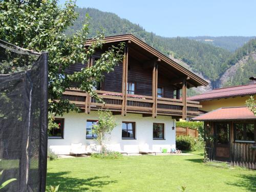 Holiday Home Josien Goldegg I