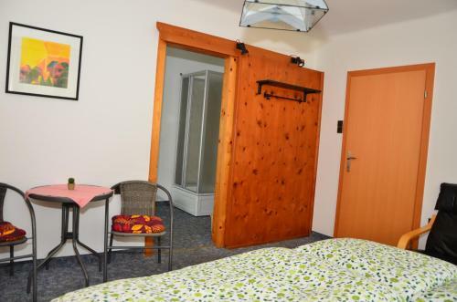 Hostal Haus Dachstein Schnitzer