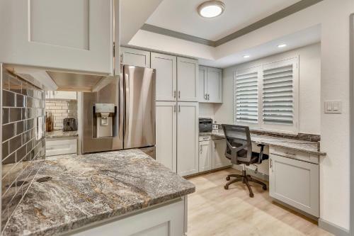 Land's End #202 Building 10 - Beachfront / Fully Remodeled!!