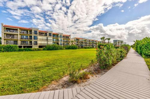 Land's End #202 Building 10 - Beachfront / Fully Remodeled!!