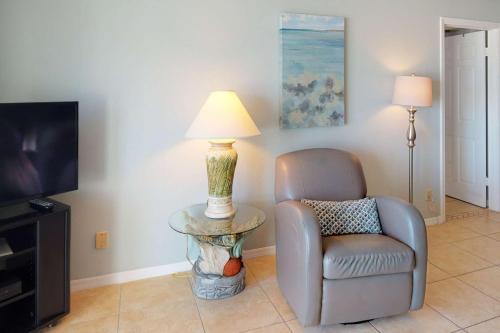 Sea Breeze 106 Beachfront Condo