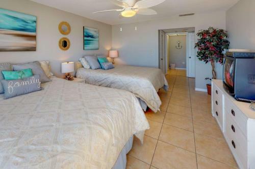 Sea Breeze 106 Beachfront Condo