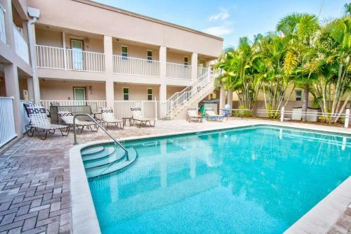 6 - Beach Club At Pass-a-grille