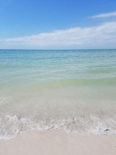 Apartamento Tropic Terrace #29 - Beachfront Rental Apts