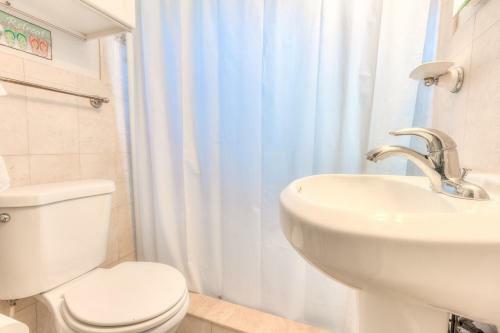 Apartamento Tropic Terrace #21 - Beachfront Rental Apts