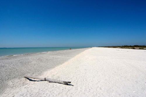 Hidden Gem Resort Condo By Bowman's Beach - Blind Pass C110