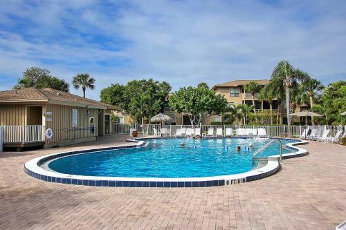 Blind Pass Condo E103 On Beautiful Sanibel Island