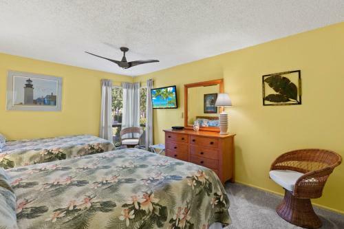 Blind Pass Condo E110 On Beautiful Sanibel Island