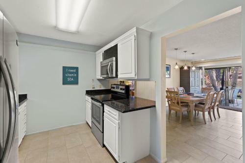 Blind Pass Condo E110 On Beautiful Sanibel Island