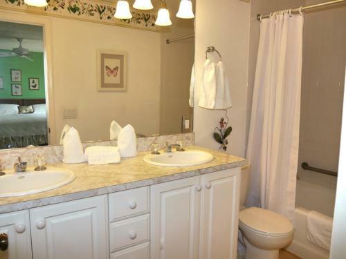Enjoy Shelling At Spacious Condo By Bowmans Beach - Blind Pass E206