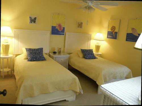 Enjoy Shelling At Spacious Condo By Bowmans Beach - Blind Pass E206