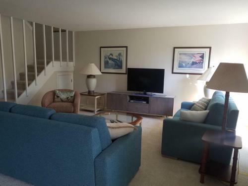 Resort Condo Surrounded By Tropical Vegetation Views - Blind Pass C204
