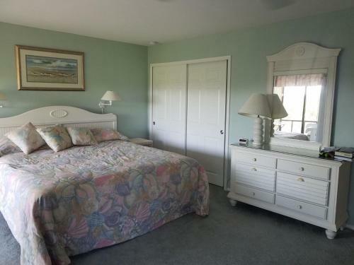 Resort Condo Surrounded By Tropical Vegetation Views - Blind Pass C204
