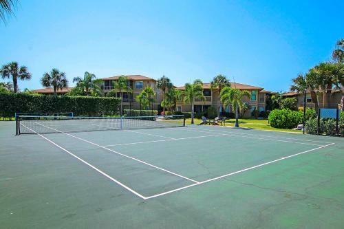 Resort Condo Surrounded By Tropical Vegetation Views - Blind Pass C204
